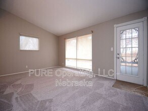 8624 Templeton Dr in Omaha, NE - Building Photo - Building Photo