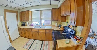 1014 Bluemont Ave in Manhattan, KS - Building Photo