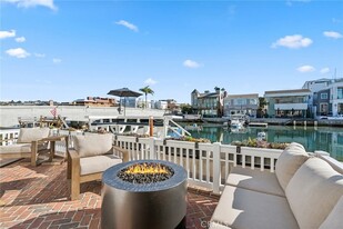 125 Grand Canal in Newport Beach, CA - Building Photo - Building Photo