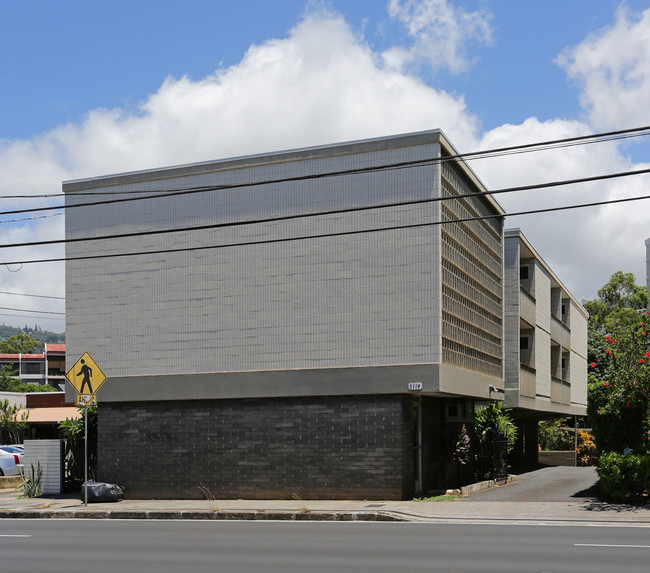 3114 Waialae Ave in Honolulu, HI - Foto de edificio - Building Photo