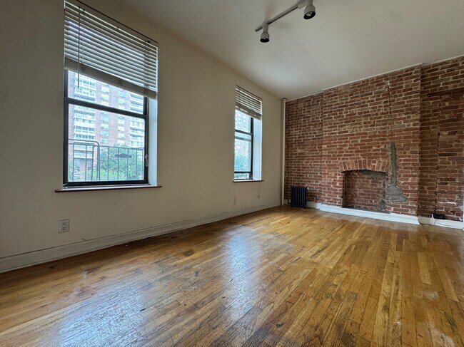 3135 Broadway in New York, NY - Building Photo - Building Photo