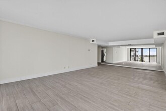 3800 Washington Rd in West Palm Beach, FL - Foto de edificio - Building Photo