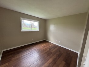2626 Dorothy Ave NE in Canton, OH - Foto de edificio - Building Photo