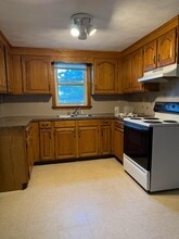 173 Bay St, Unit 3 in Taunton, MA - Foto de edificio - Building Photo
