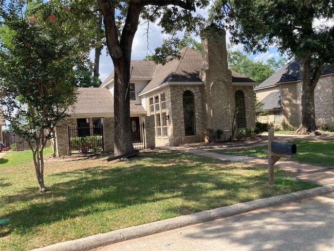 property at 11618 Gatesden Dr