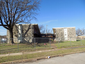 Stone Manor Apartments in Memphis, TN - Building Photo - Building Photo