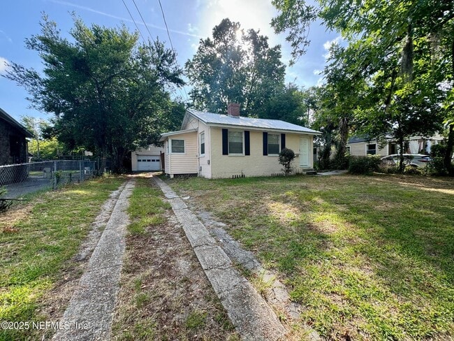 2649 Lake Shore Blvd