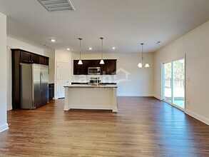 2105 Overlake Cir in Antioch, TN - Foto de edificio - Building Photo