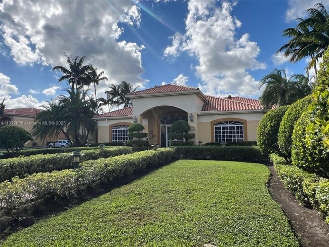 7340 NW 114th Ave in Doral, FL - Building Photo - Building Photo