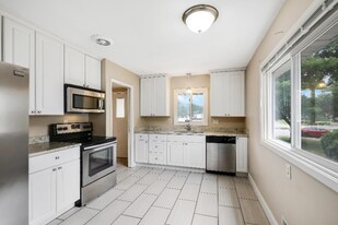 6332 Xerxes Ave S in Edina, MN - Building Photo