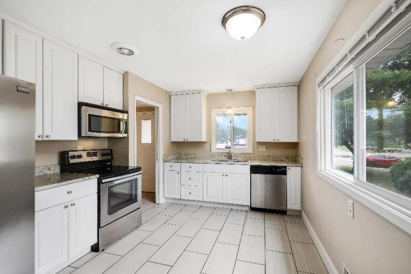 6332 Xerxes Ave S in Edina, MN - Building Photo