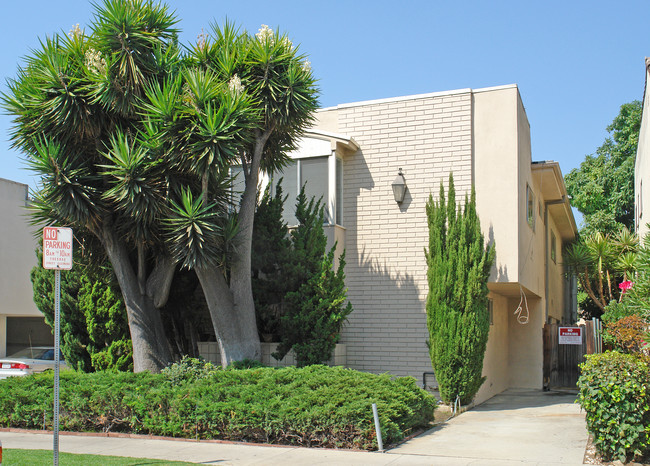 1017 N Croft Ave in West Hollywood, CA - Foto de edificio - Building Photo