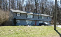 211 Kent Rd in New Milford, CT - Foto de edificio - Building Photo