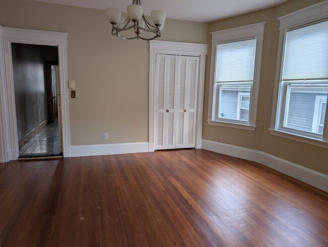 759 Boylston St, Unit 2 in Chestnut Hill, MA - Foto de edificio - Building Photo