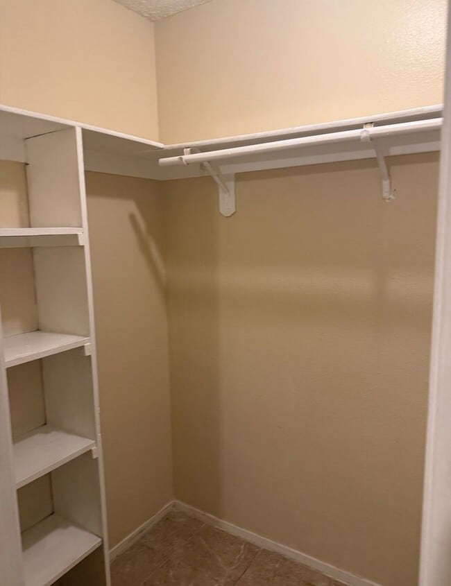 848 Hedge Way in Las Vegas, NV - Building Photo - Building Photo