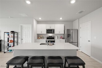 2621 Table Coral Trl in North Fort Myers, FL - Building Photo - Building Photo