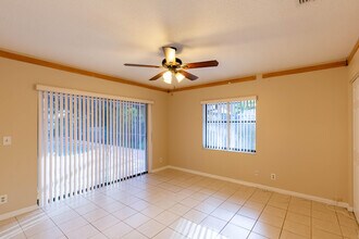 1559 Grantham Dr in Wellington, FL - Building Photo - Building Photo