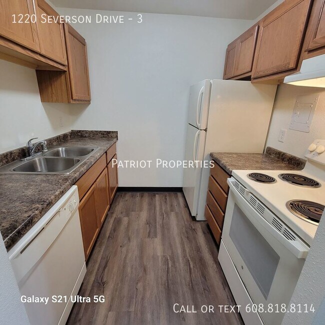 1220 Severson Dr in Sun Prairie, WI - Building Photo - Building Photo