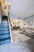 560 NW 82nd Pl in Miami, FL - Building Photo