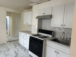 61 Nassau Ave in Glen Cove, NY - Building Photo - Building Photo