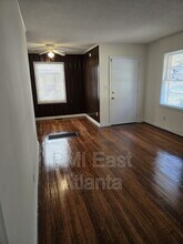 2332 Carey Dr SE in Atlanta, GA - Foto de edificio - Building Photo