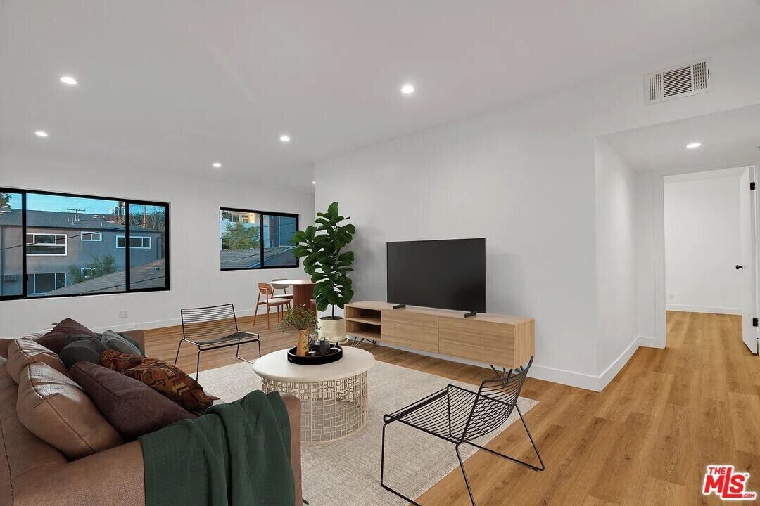 950 Havenhurst Dr in West Hollywood, CA - Building Photo