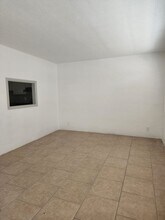 1140 S Ridgewood Ave in Daytona Beach, FL - Foto de edificio - Building Photo