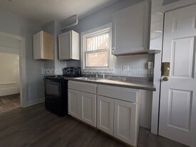 206 Main St in Portland, CT - Building Photo