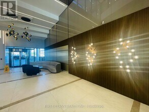 5105 Hurontario St in Mississauga, ON - Building Photo - Building Photo