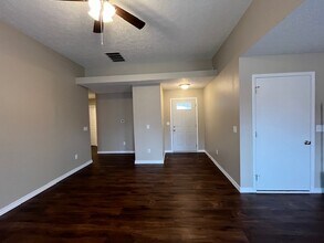 1907 Holly Springs Ave in Nixa, MO - Building Photo - Building Photo