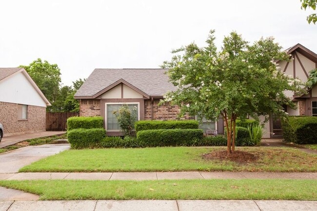 property at 2902 Post Oak Dr