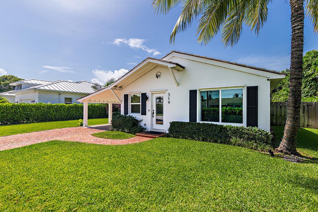 319 Hunter St in West Palm Beach, FL - Building Photo