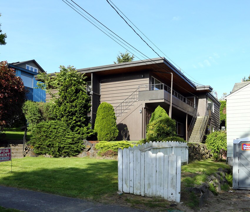 Nuovo Apartments in Seattle, WA - Building Photo