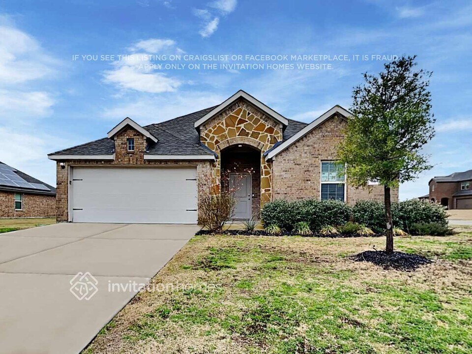 608 Nexus Dr in Waxahachie, TX - Building Photo