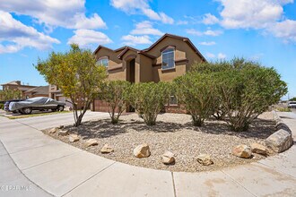 3143 Hidden Creek Dr in El Paso, TX - Building Photo - Building Photo
