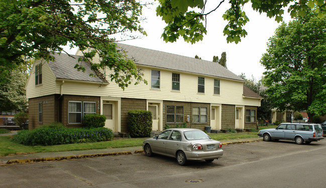 Tyler Avenue Townhomes in Corvallis, OR - Building Photo - Building Photo