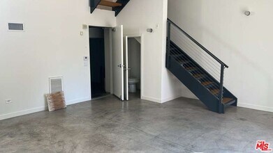 800 Hampton Dr in Los Angeles, CA - Building Photo - Building Photo