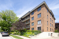 711 Oak St in Winnetka, IL - Foto de edificio - Building Photo