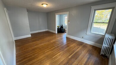 54 Hooker Ave in Somerville, MA - Building Photo - Building Photo