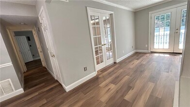 1212 Utoy Springs Rd SW in Atlanta, GA - Building Photo - Building Photo
