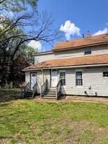 560 Schiller Ave in Akron, OH - Building Photo