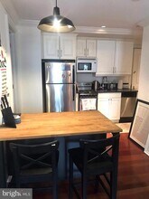 1701 Locust St in Philadelphia, PA - Building Photo - Building Photo