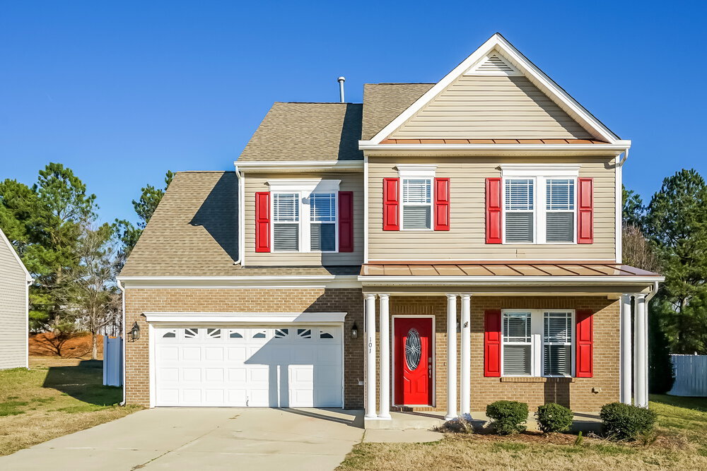 101 Hocutt Farm Dr in Clayton, NC - Building Photo