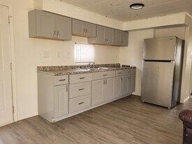 1420 S Warner Dr in Apache Junction, AZ - Building Photo