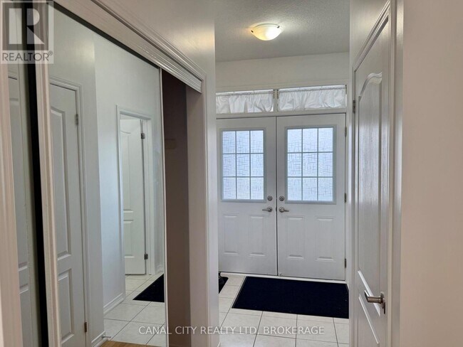 51 Esther Cres in Thorold, ON - Building Photo - Building Photo