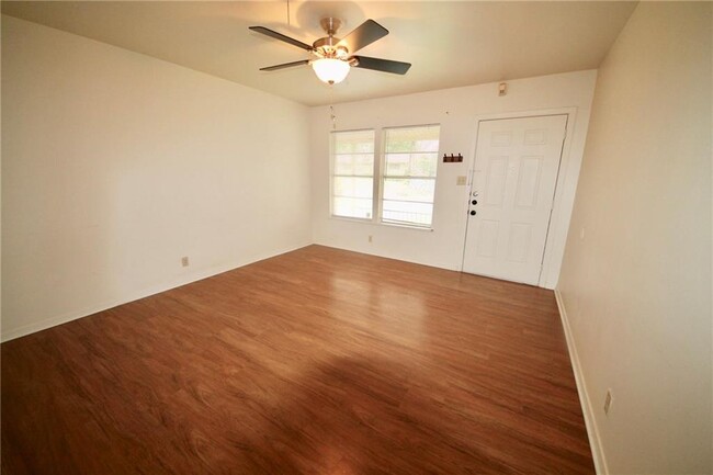 1800 Rhodes Rd in Austin, TX - Building Photo - Building Photo