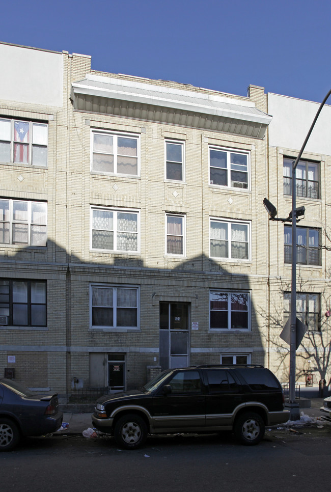 505 Bergen Ave in Jersey City, NJ - Building Photo - Building Photo