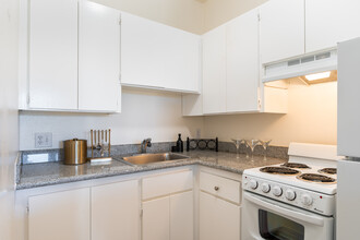 Lakewood Apartments At Lake Merced in San Francisco, CA - Building Photo - Interior Photo