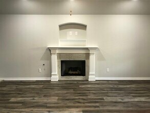 550 Holly St in Centerton, AR - Building Photo - Building Photo