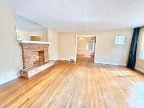 2076 Azalea Cir in Decatur, GA - Building Photo - Building Photo